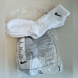 Nike White Athletic Crew Socks